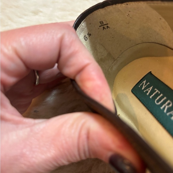 Naturalizer Dark Brown Leather Embossed Flats size 6.5 - Picture 3 of 8